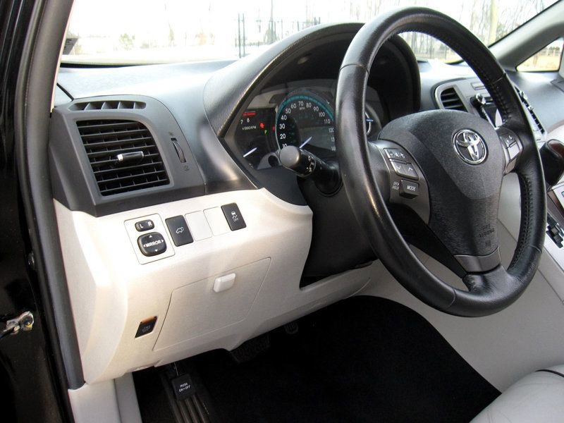 Used 2012 Toyota Venza XLE AWD/4WD image 18