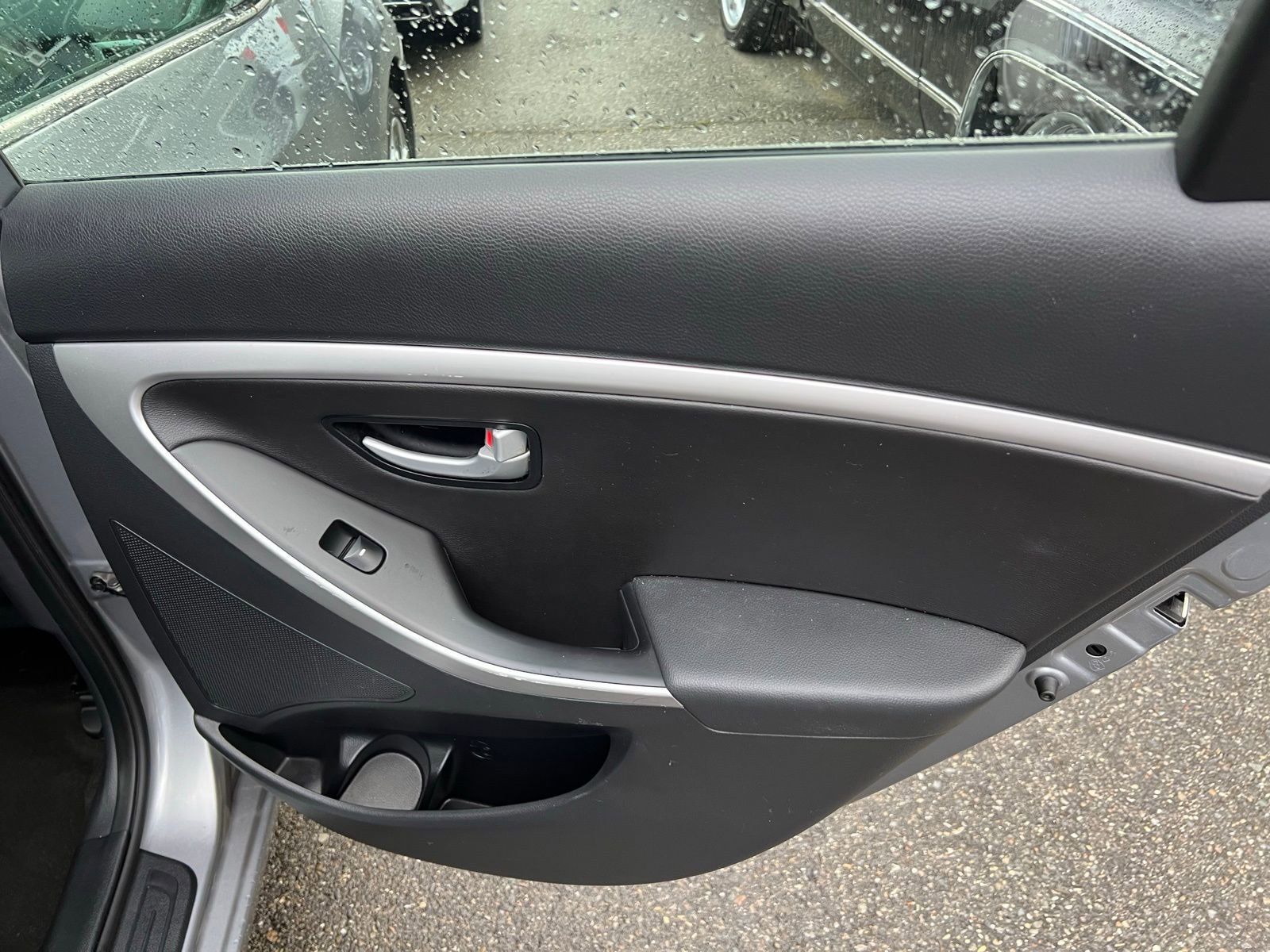 Used 2014 Hyundai Elantra GT w/ Option Group 02 image 13
