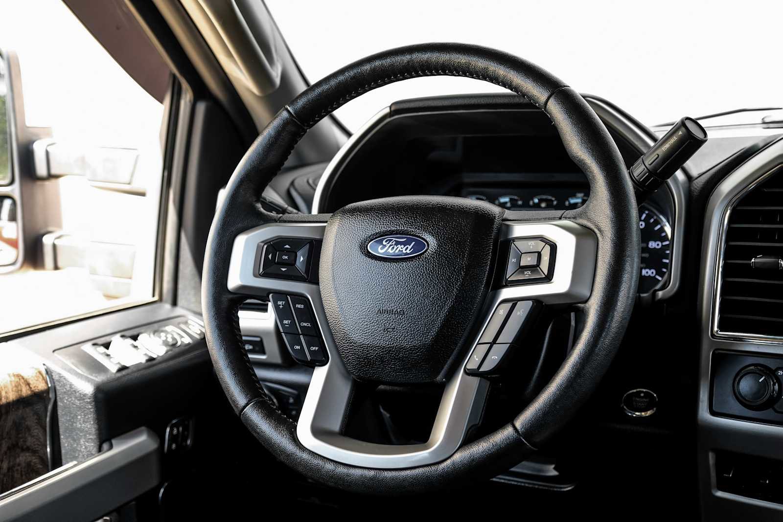 Used 2018 Ford F350 Lariat w/ Lariat Ultimate Package image 19