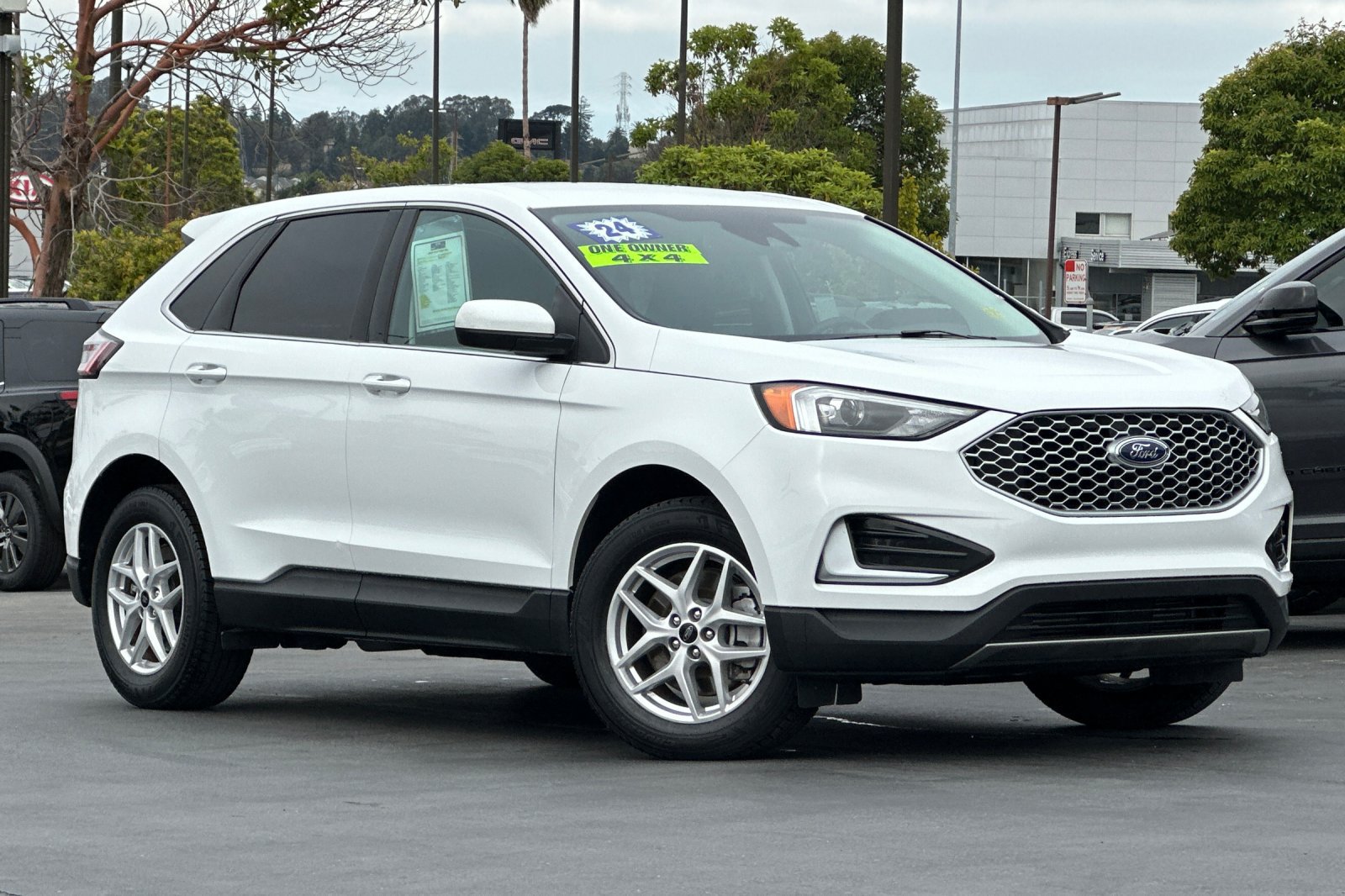 Used 2024 Ford Edge SEL AWD/4WD image 2