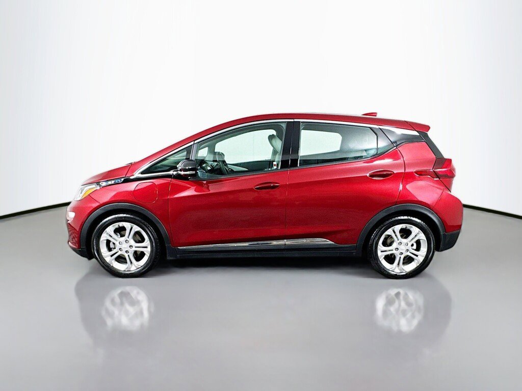 Used 2021 Chevrolet Bolt LT image 2