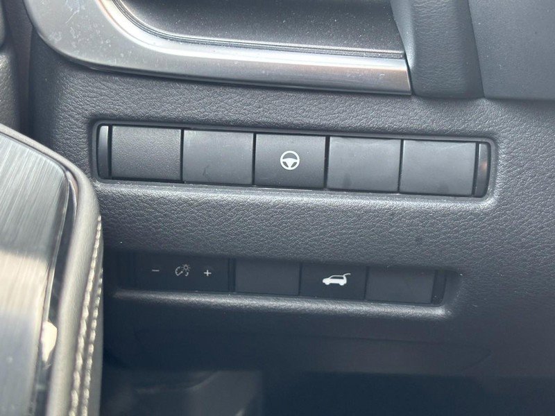 Used 2023 Nissan Rogue SV w/ SV Premium Package image 18