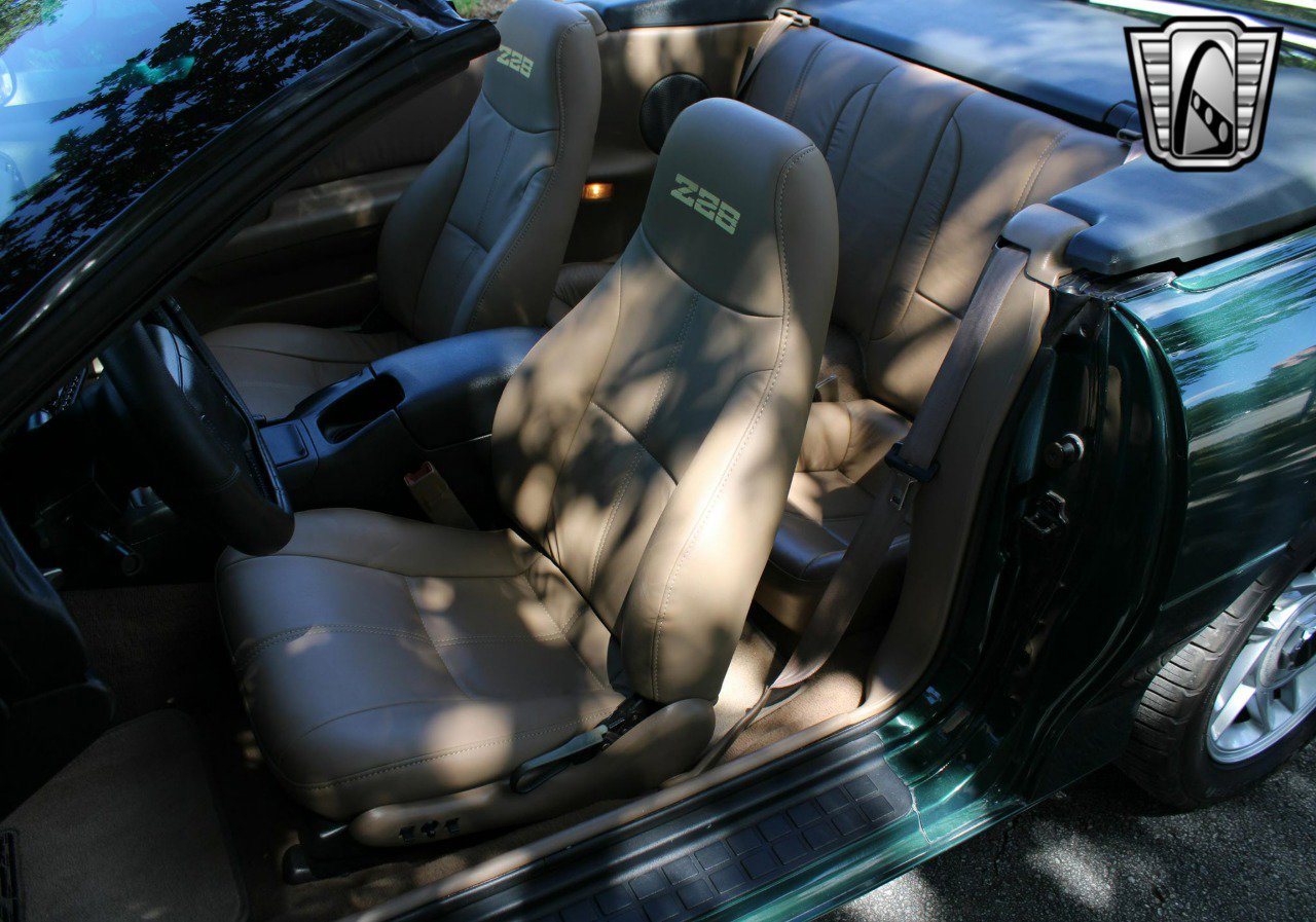 Used 1995 Chevrolet Camaro Z28 image 17