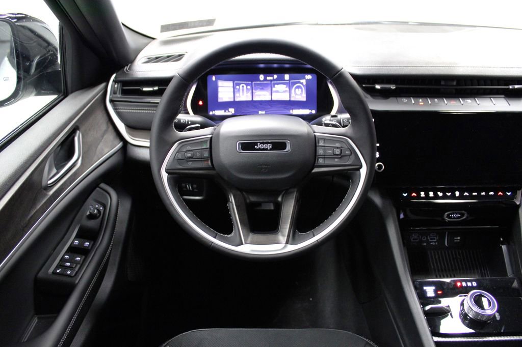 New 2026 Jeep Grand Cherokee Altitude image 12