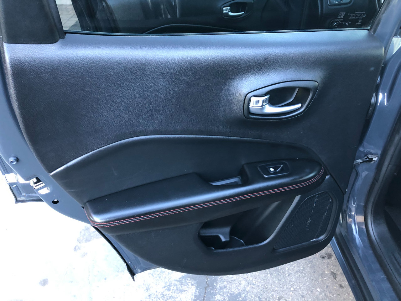 Used 2018 Jeep Compass Trailhawk w/ Leather Interior Group image 25