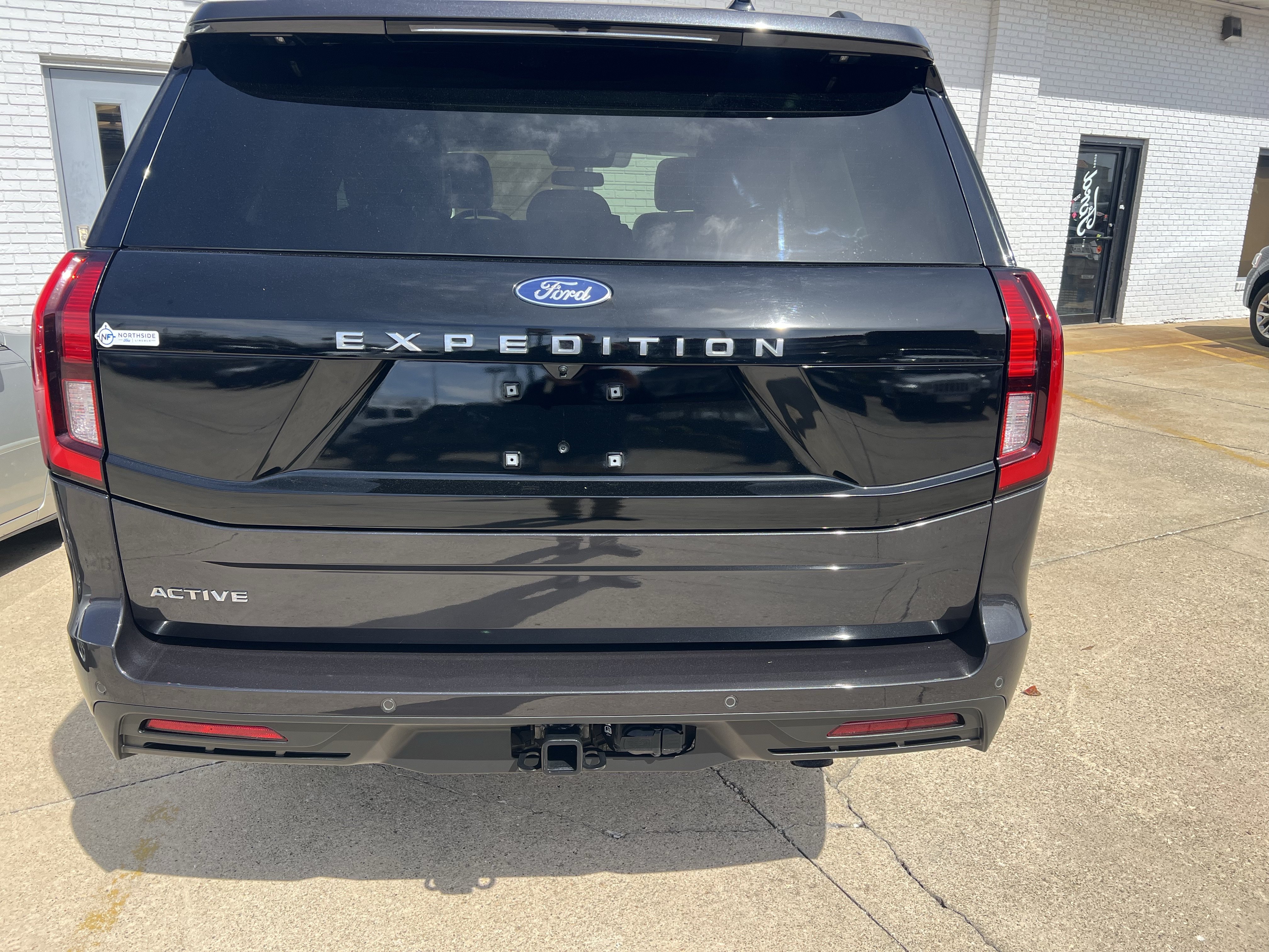 Used 2025 Ford Expedition Active AWD/4WD image 6