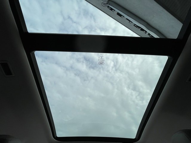 Used 2020 Land Rover Defender 110 S image 22