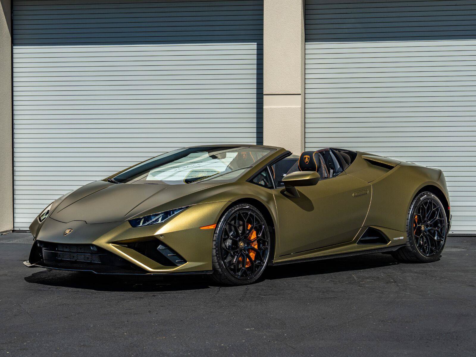 Used 2023 Lamborghini Huracan EVO RWD image 4