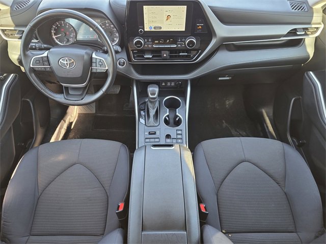 Used 2024 Toyota Highlander LE image 18
