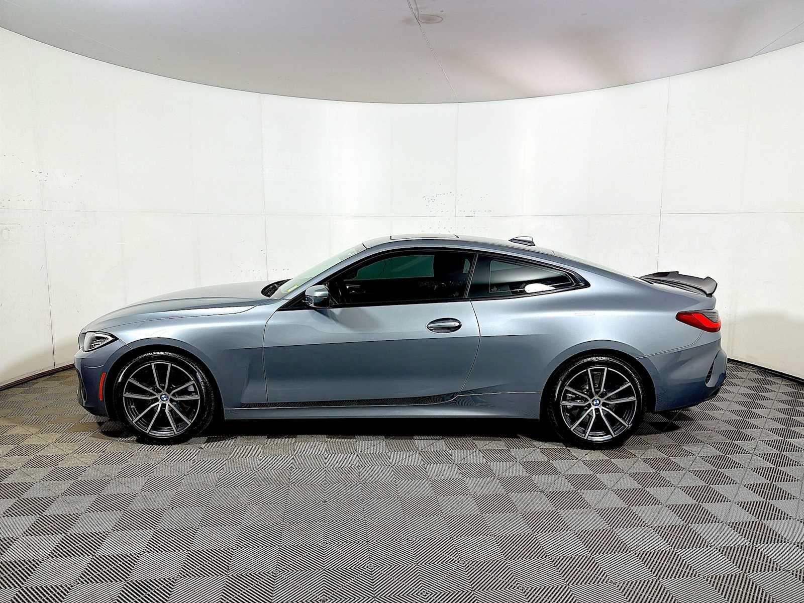 Used 2023 BMW 430i xDrive Coupe w/ Convenience Package AWD/4WD image 4