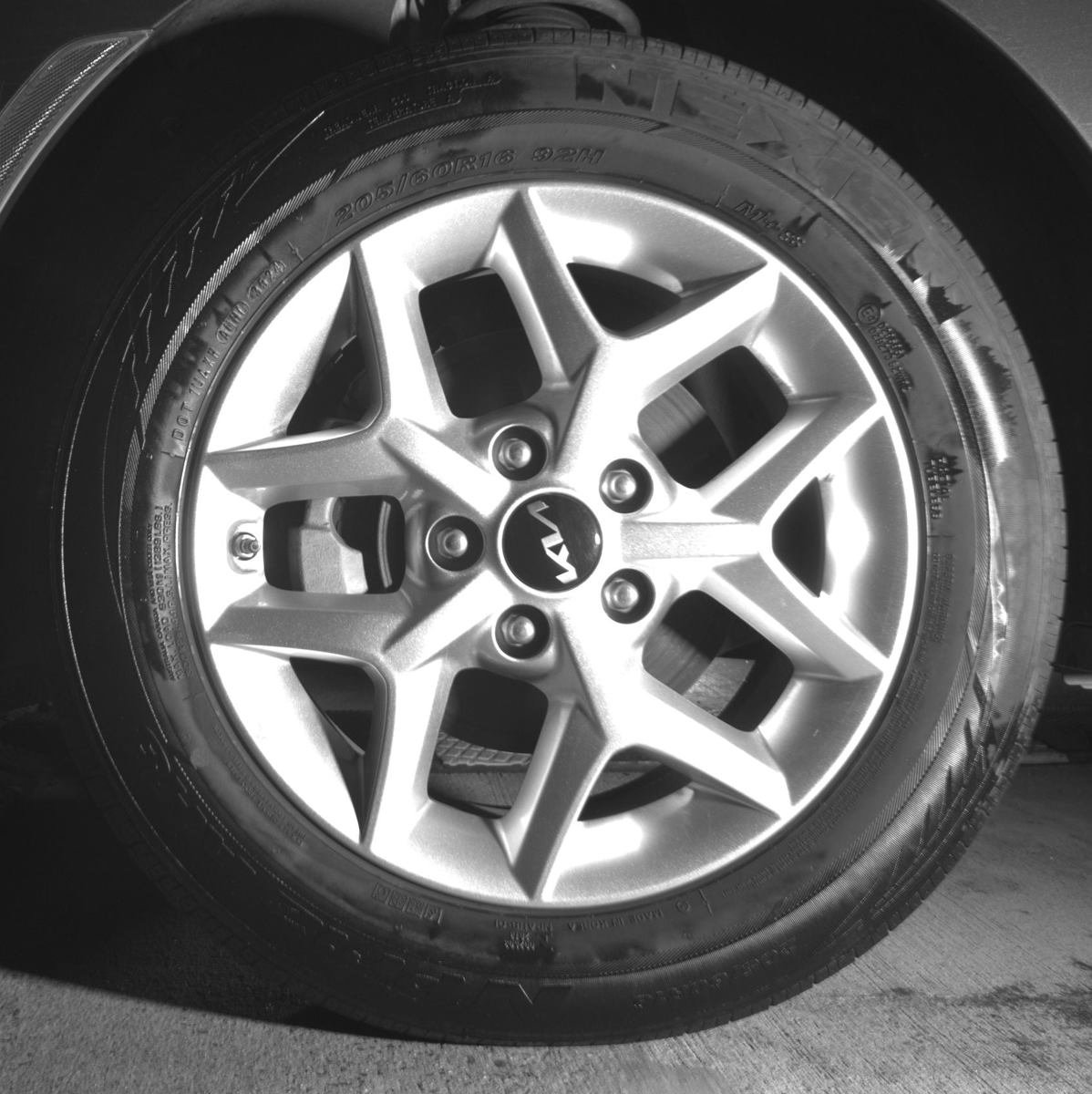 Used 2025 Kia Soul LX w/ LX Technology Package FWD image 9