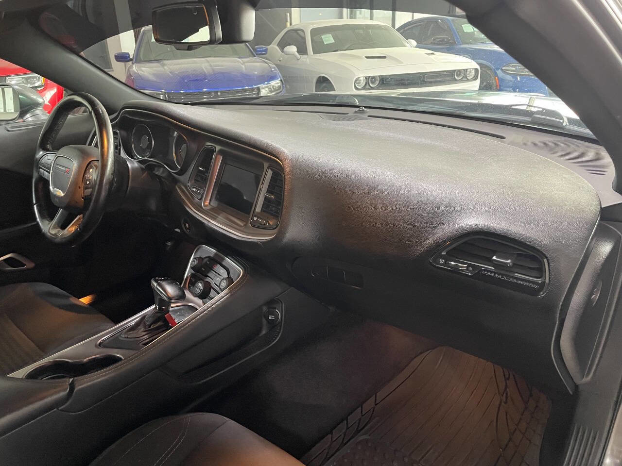 Used 2019 Dodge Challenger SXT image 24