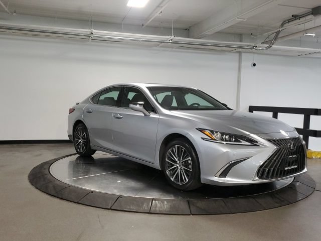 Used 2025 Lexus ES 350 w/ Premium Package FWD image 3