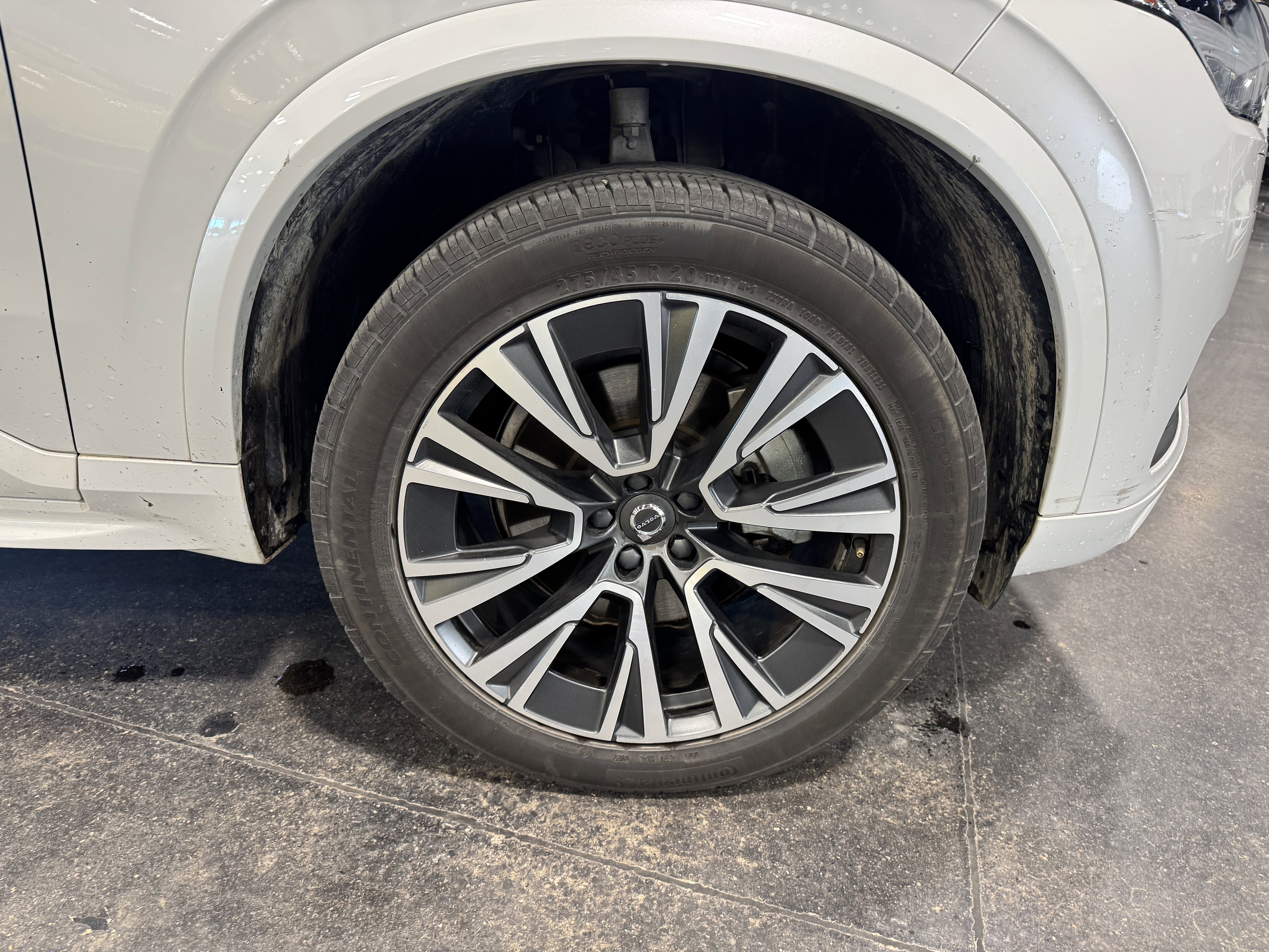 Used 2020 Volvo XC90 T5 Momentum w/ Protection Package AWD/4WD image 14
