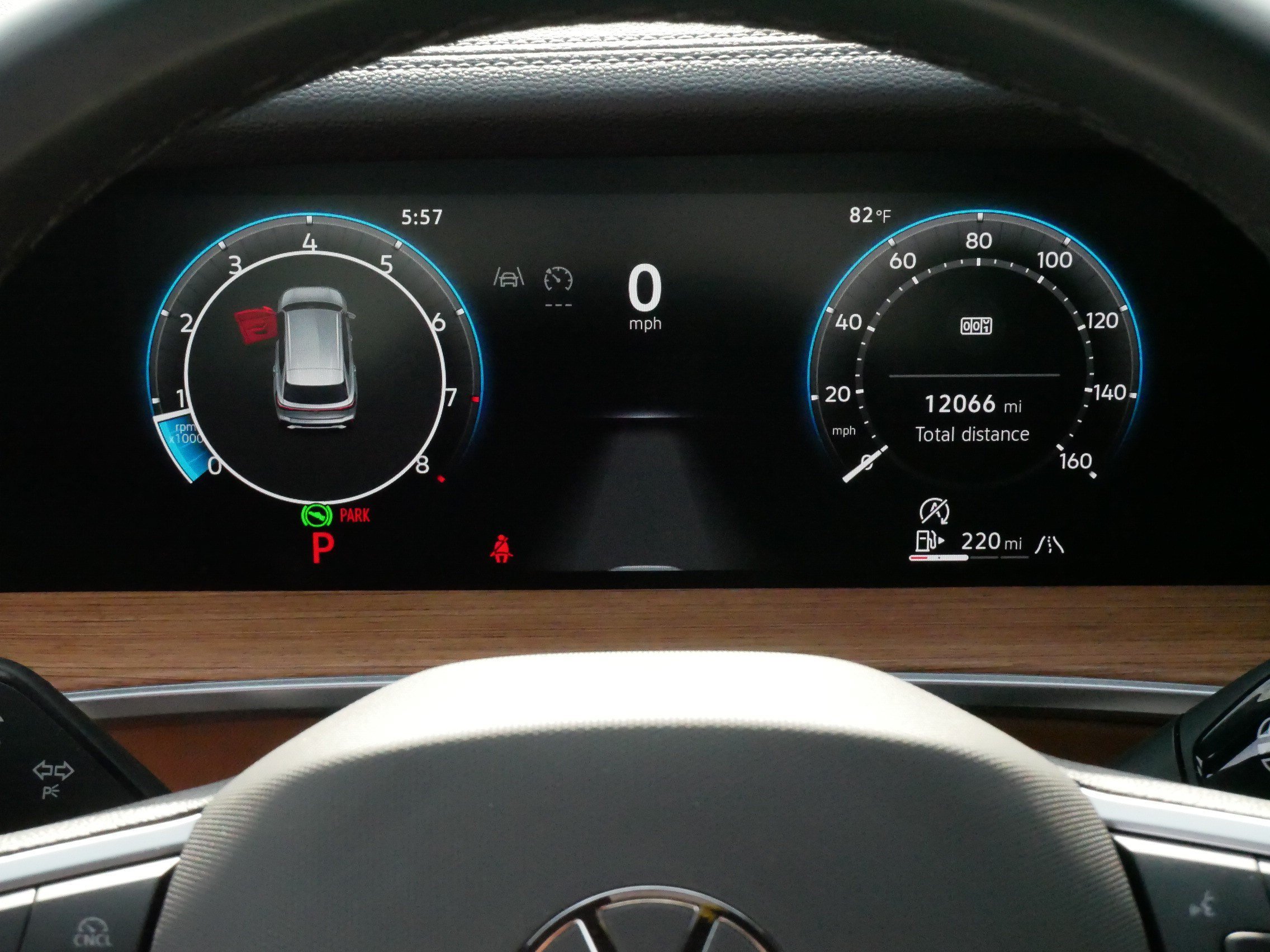 Certified 2025 Volkswagen Tiguan SEL R-Line AWD/4WD image 21