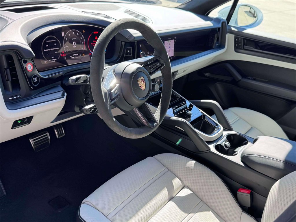 New 2026 Porsche Cayenne GTS image 11