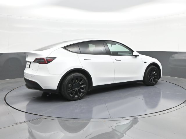 Used 2023 Tesla Model Y Long Range AWD/4WD image 12