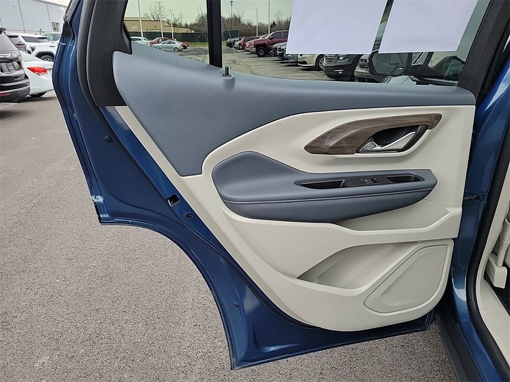 Used 2024 GMC Terrain Denali w/ Denali Premium Package image 13