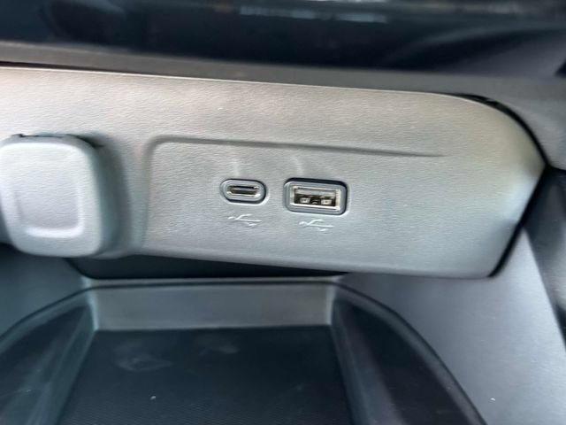 New 2026 Chevrolet Trax RS w/ Sunroof Package FWD image 28