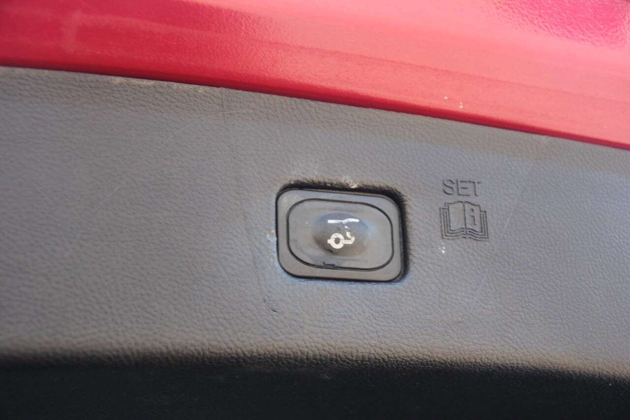 Certified 2024 Ford Edge Titanium AWD/4WD image 11