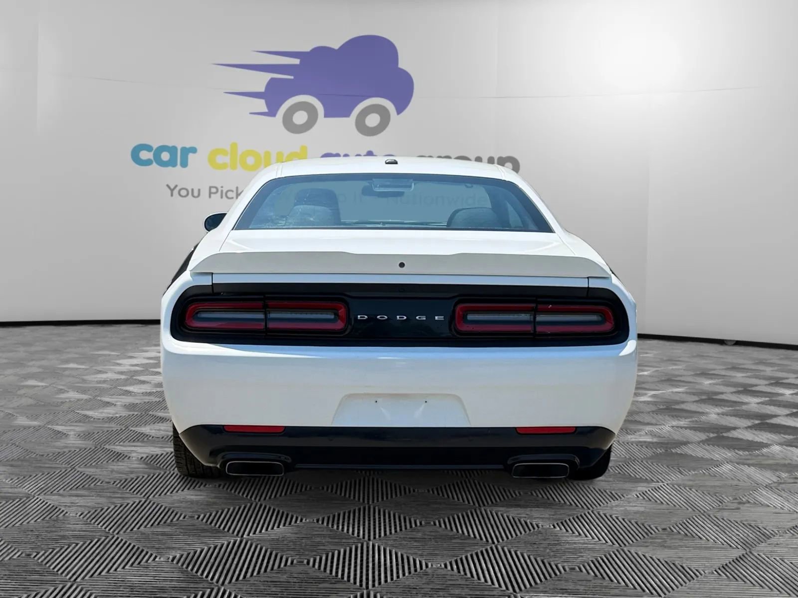 Used 2019 Dodge Challenger R/T w/ Driver Convenience Group RWD image 4