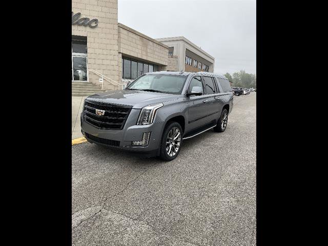 Used 2020 Cadillac Escalade ESV Luxury w/ Escalade Sport Edition AWD/4WD image 2