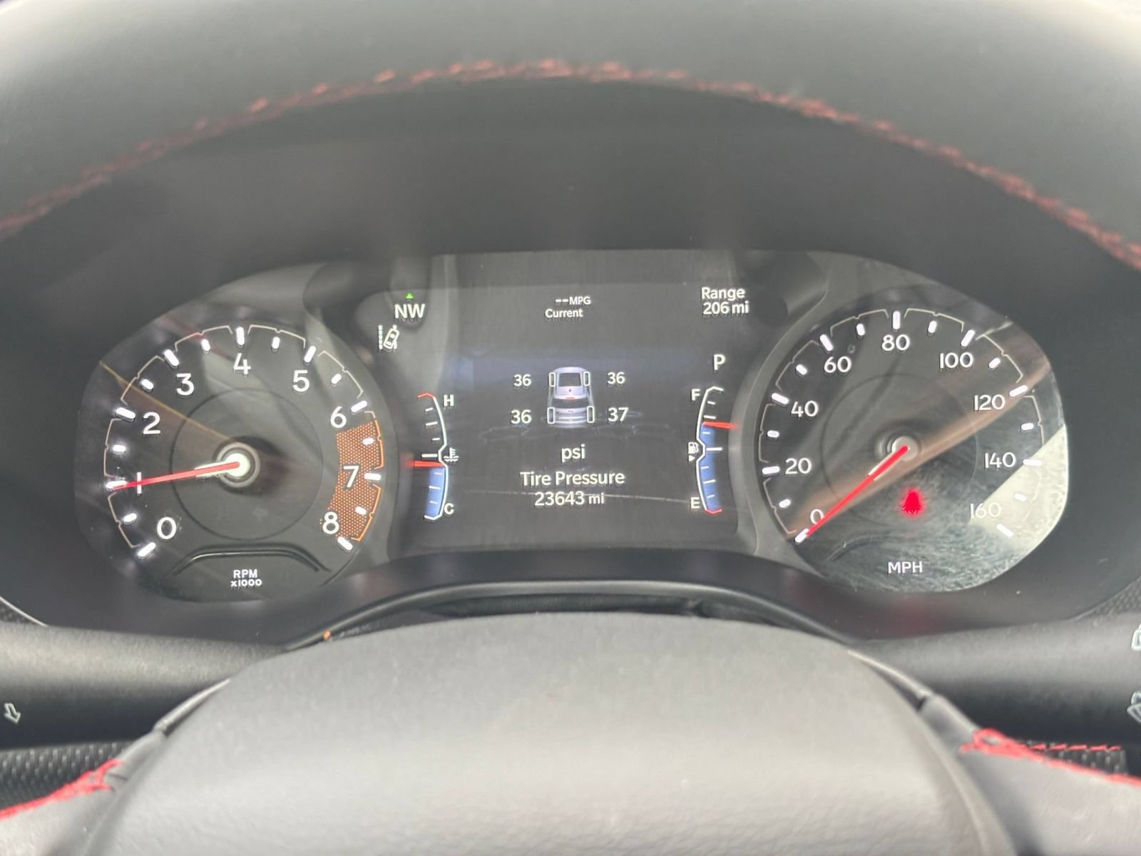 Used 2025 Jeep Compass Trailhawk AWD/4WD image 39
