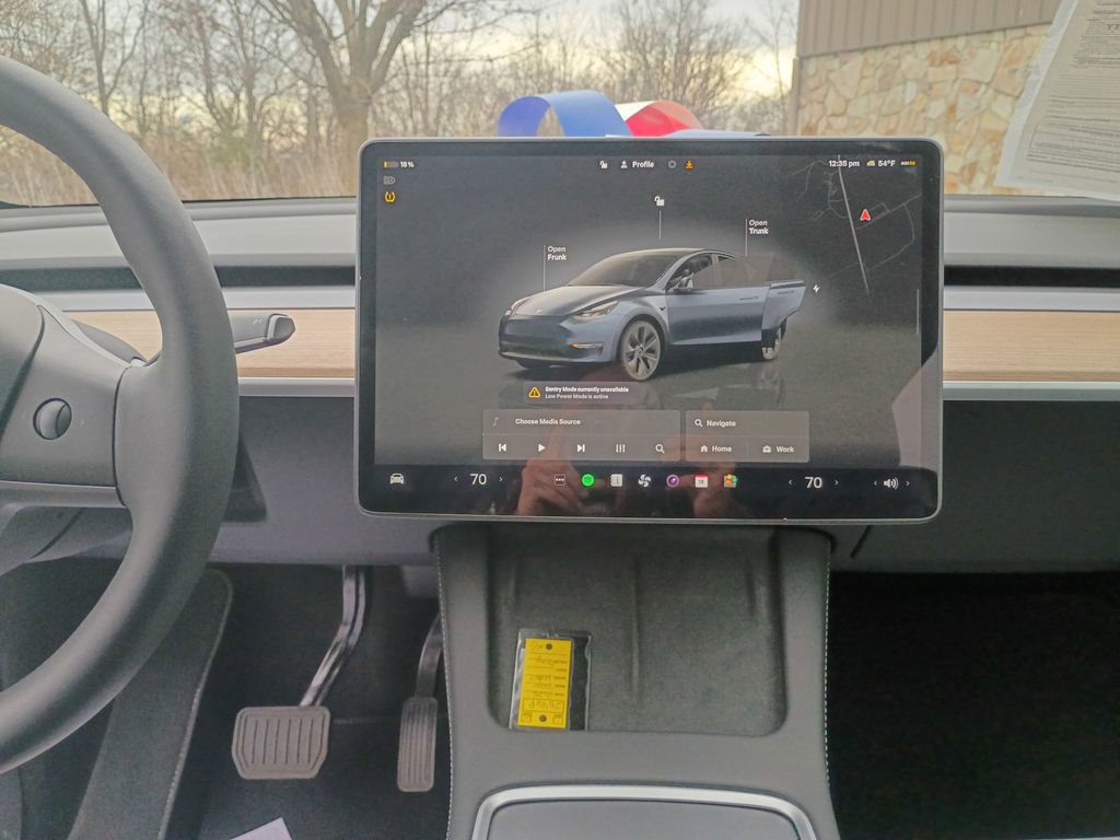 Used 2025 Tesla Model Y Long Range image 17