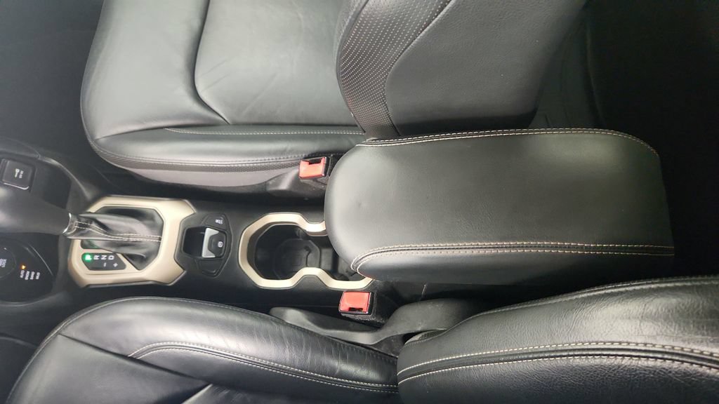 Used 2016 Jeep Renegade Limited AWD/4WD image 18