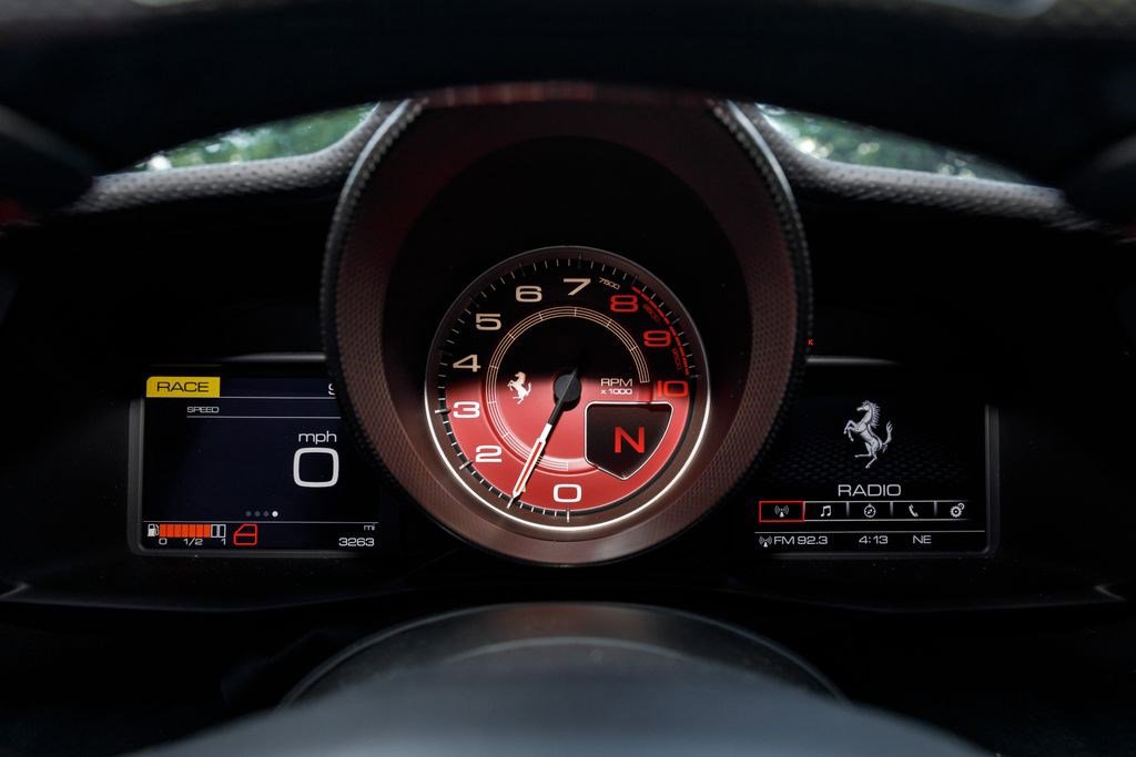 Used 2019 Ferrari 488 Pista Coupe RWD image 27