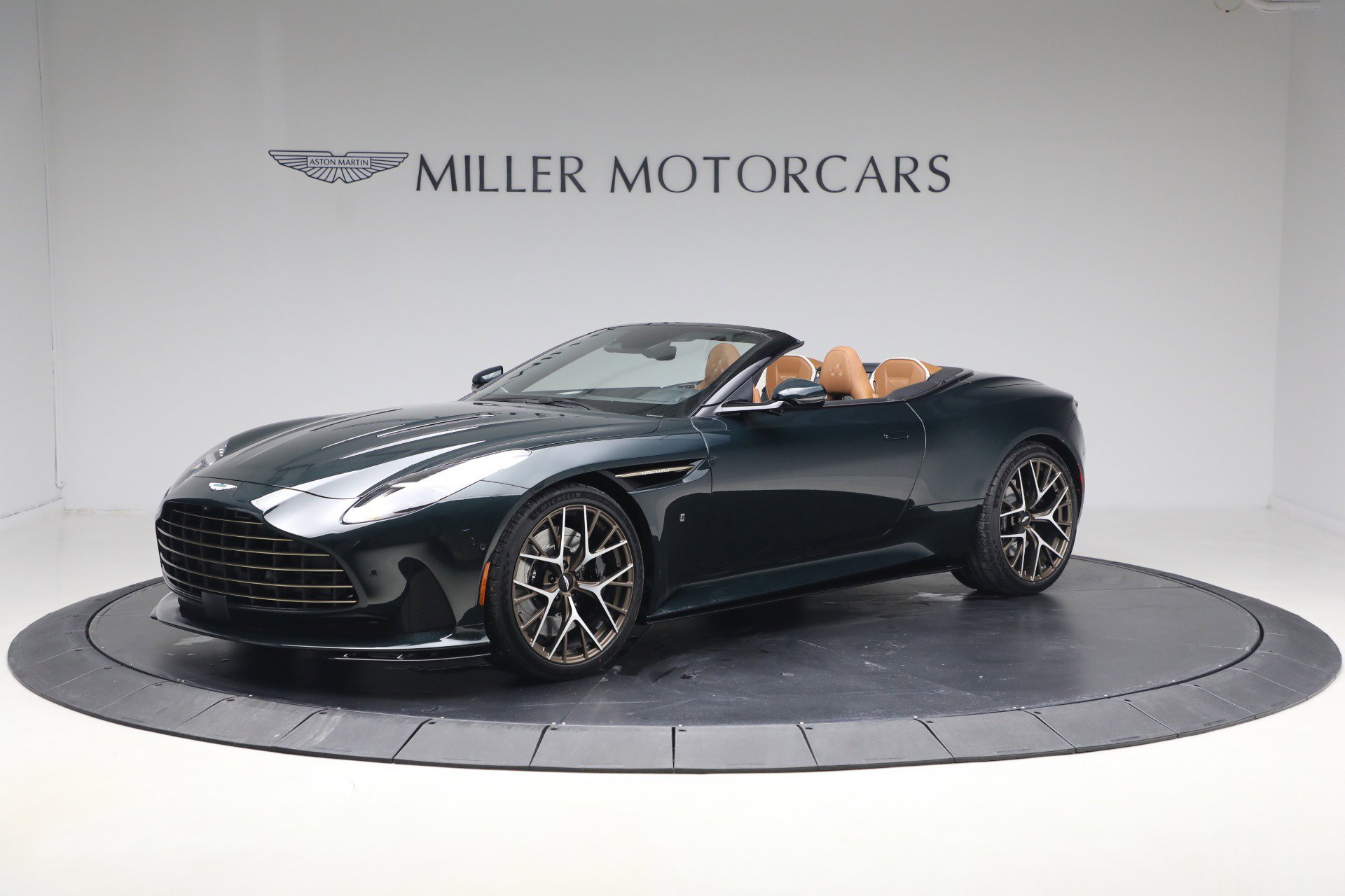 New 2026 Aston Martin DB12 Convertible RWD image 2