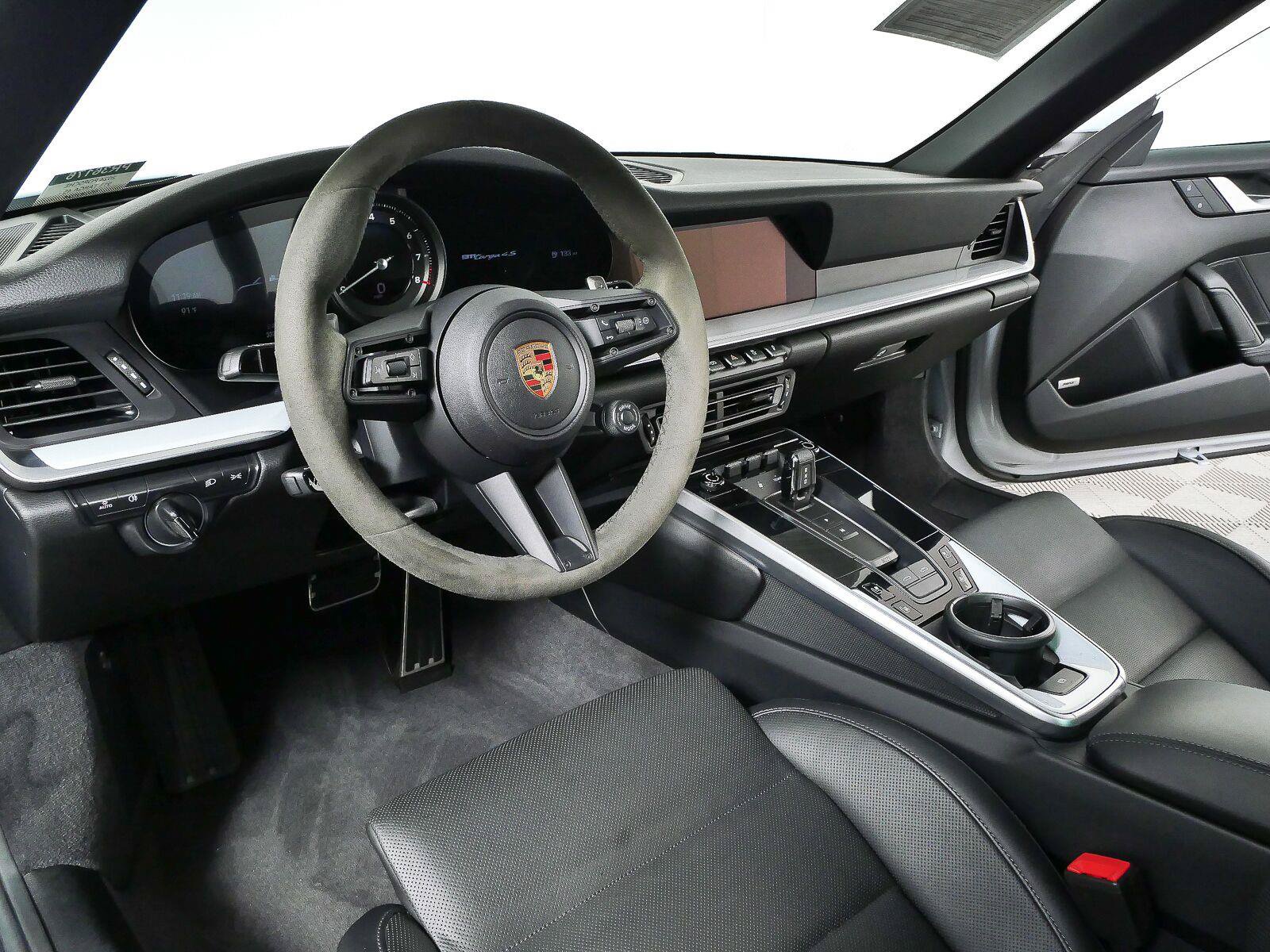 Certified 2024 Porsche 911 Targa 4S w/ Premium Package AWD/4WD image 4