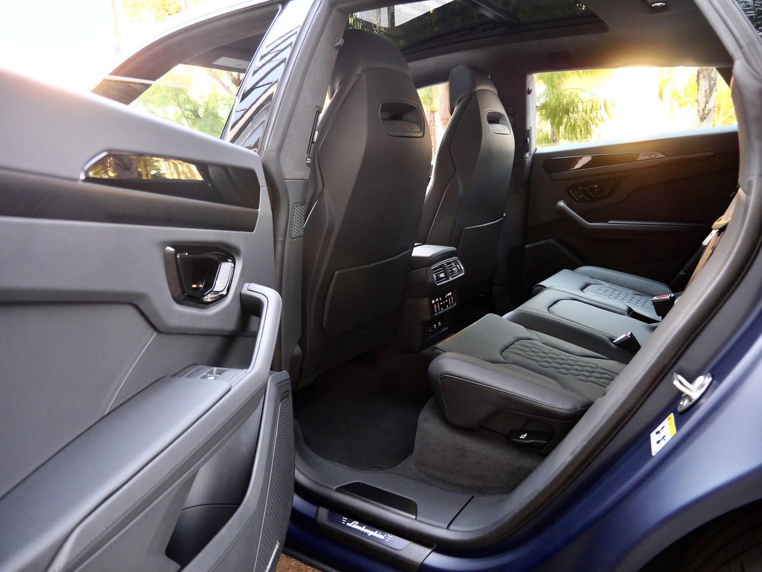 Used 2025 Lamborghini Urus SE image 21