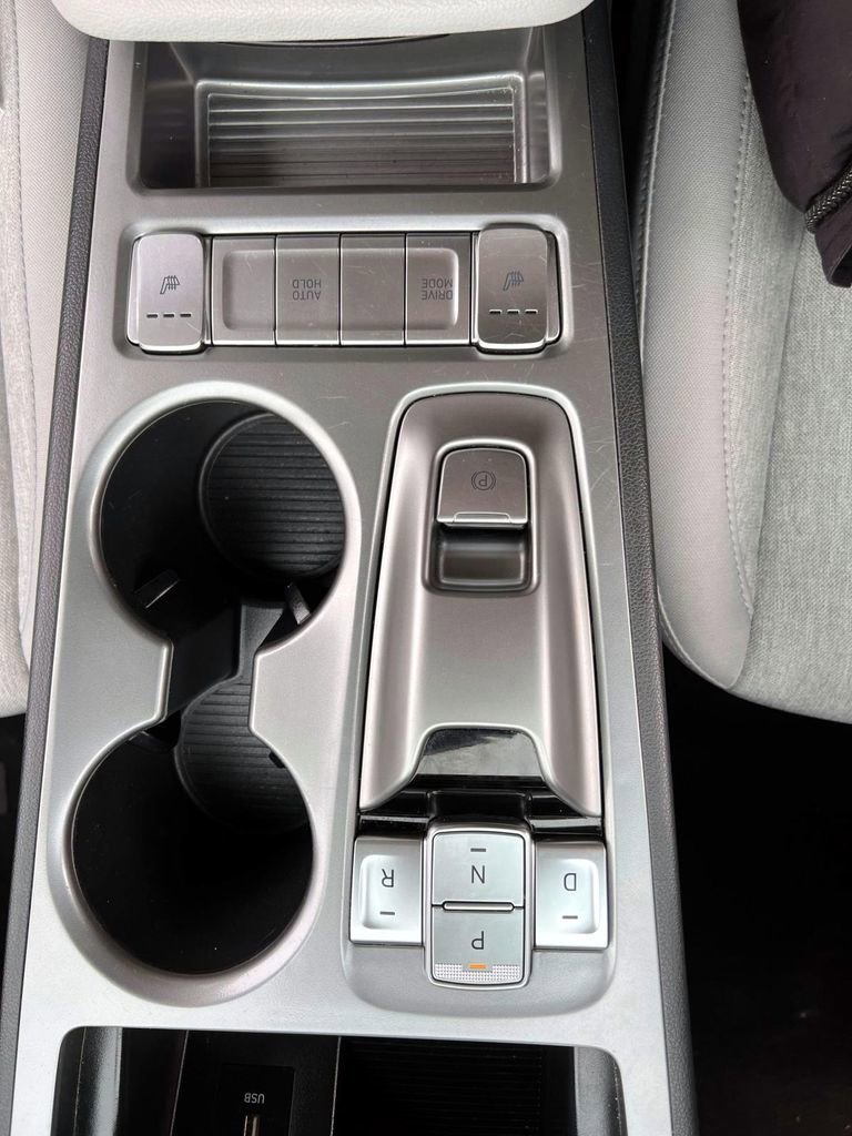 Certified 2023 Hyundai Kona SE w/ Cargo Package image 21