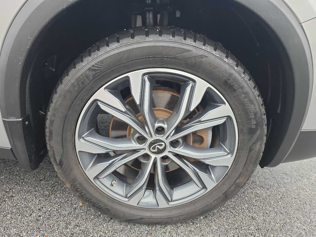 Used 2019 INFINITI QX30 AWD w/ Navigation Package image 4
