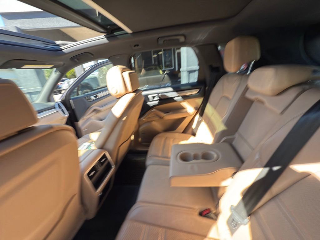 Used 2019 Porsche Cayenne image 37