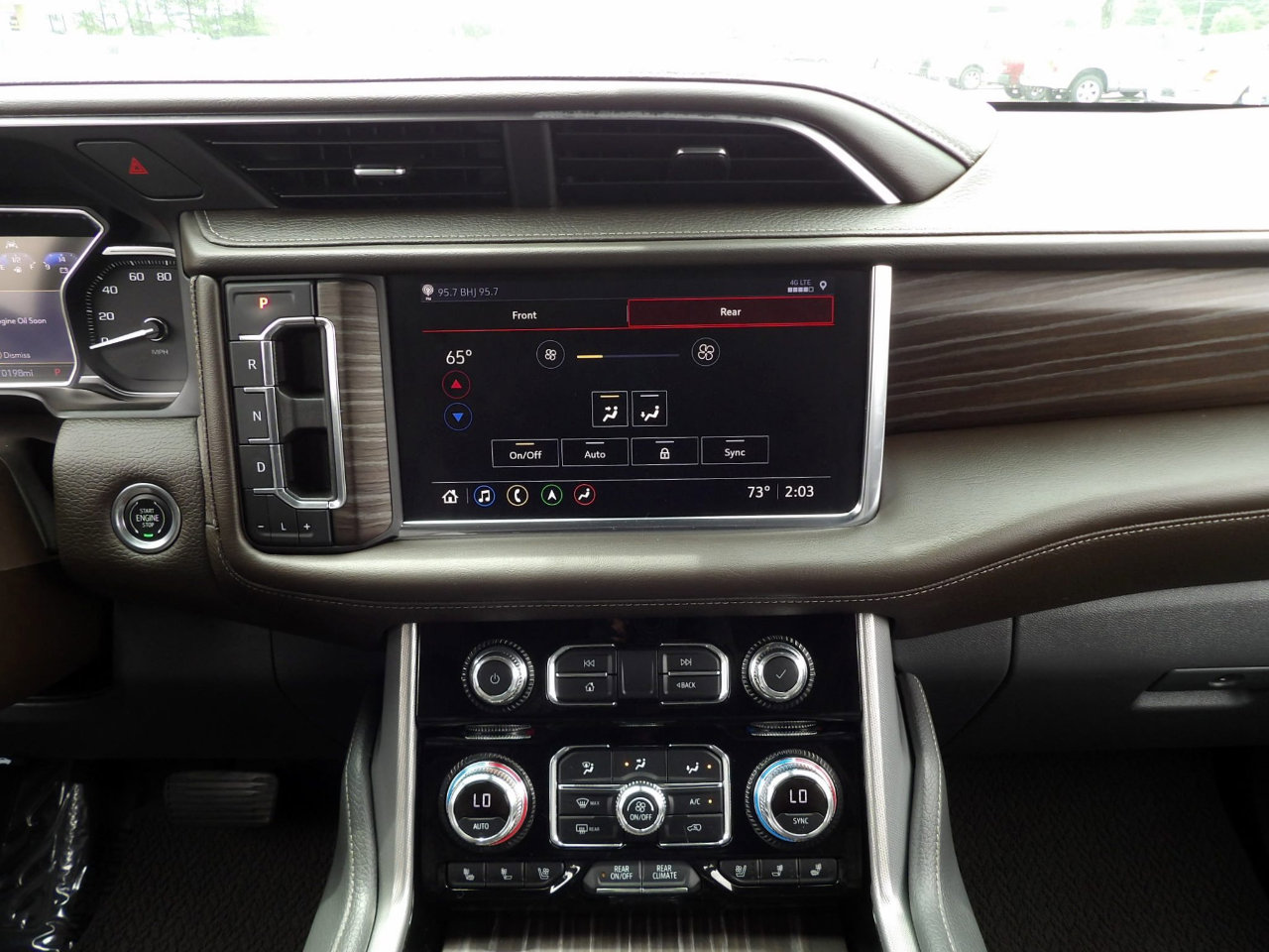 Used 2021 GMC Yukon Denali w/ Denali Premium Package image 24