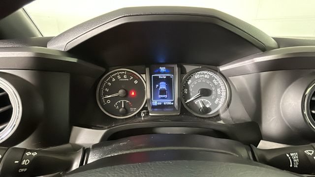 Used 2020 Toyota Tacoma TRD Sport w/ TRD Premium Sport Package AWD/4WD image 17