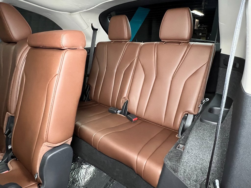 Used 2023 Acura MDX SH-AWD w/ Technology Package image 15