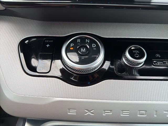 Certified 2025 Ford Expedition Active image 39