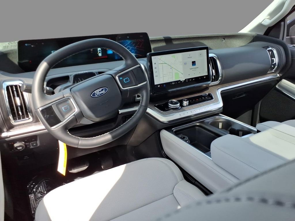New 2026 Ford Expedition Platinum image 6