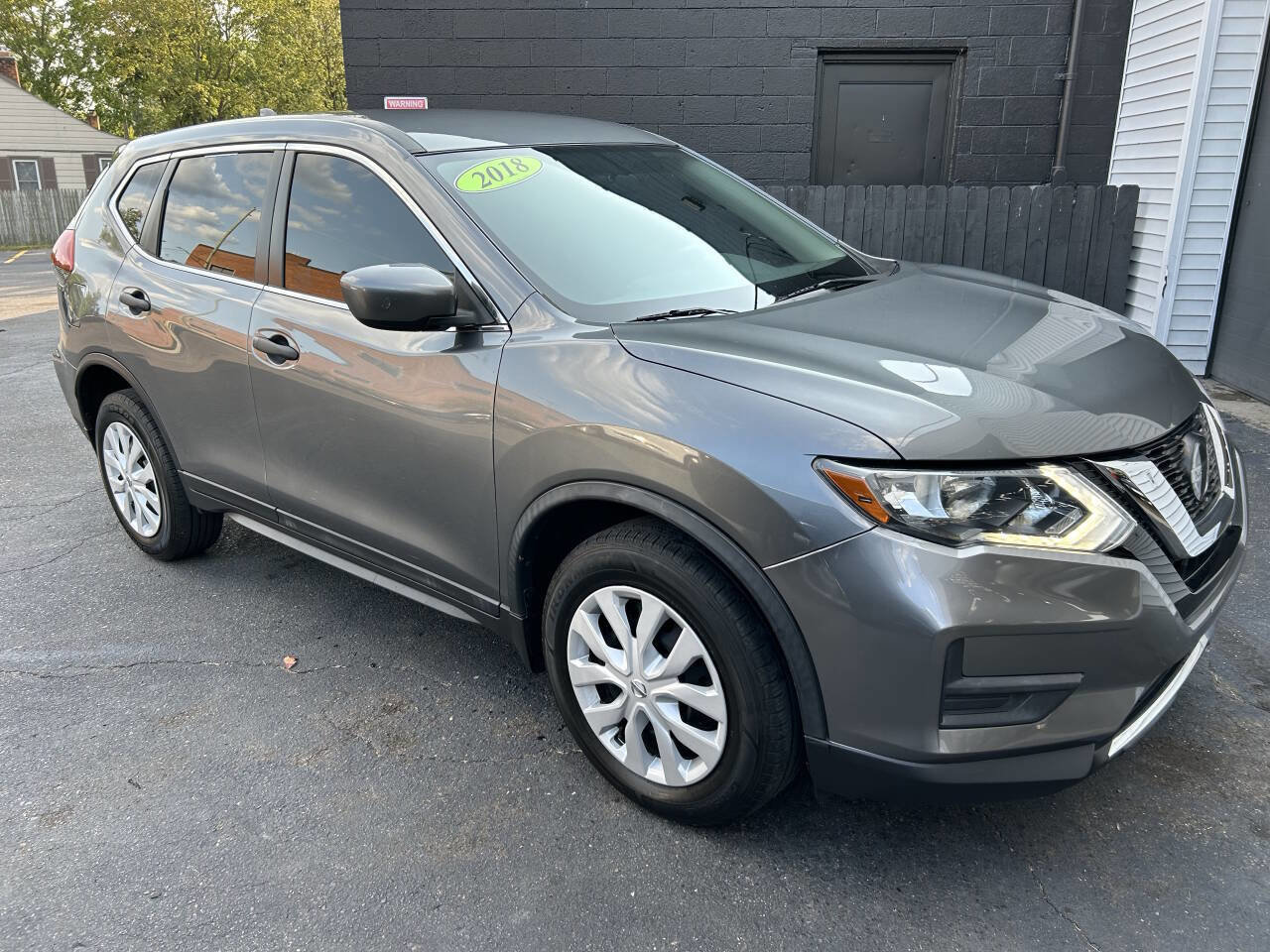 Used 2018 Nissan Rogue S image 5