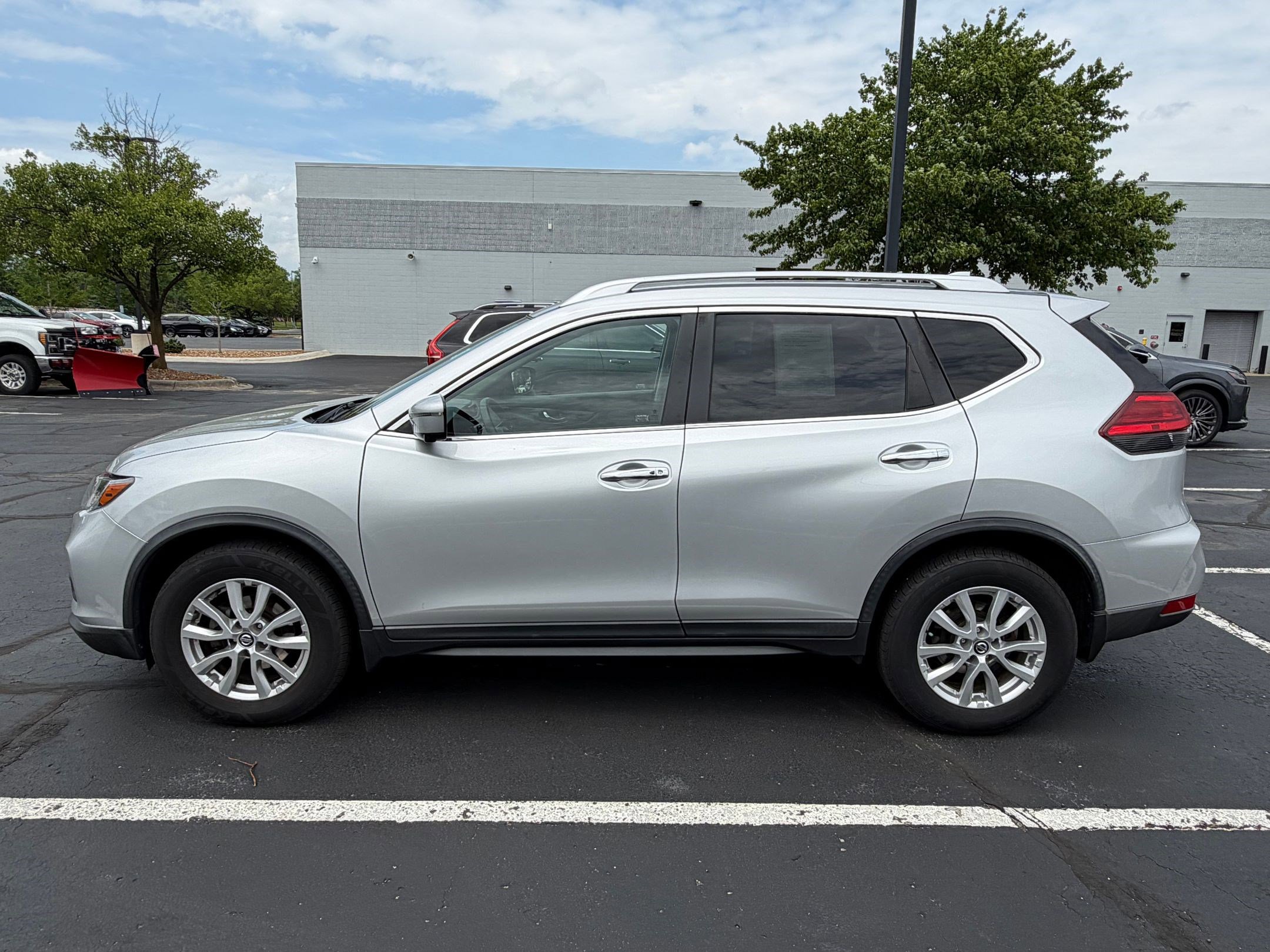 Used 2017 Nissan Rogue SV w/ SV Premium Package AWD/4WD video 2