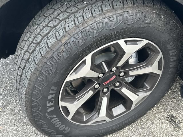 Used 2025 GMC Yukon AT4 Ultimate AWD/4WD image 15
