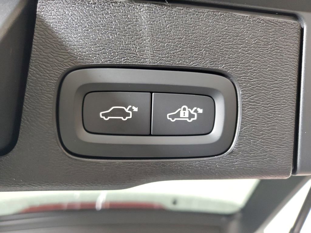 New 2026 Volvo XC60 T8 Plus w/ Protection Package Premier image 10