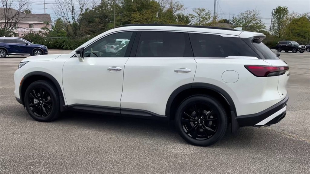 Certified 2025 INFINITI QX60 Luxe w/ Black Edition image 6
