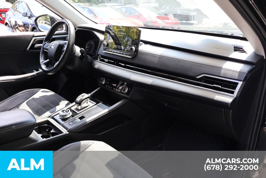 Used 2024 Mitsubishi Outlander SE AWD/4WD image 28