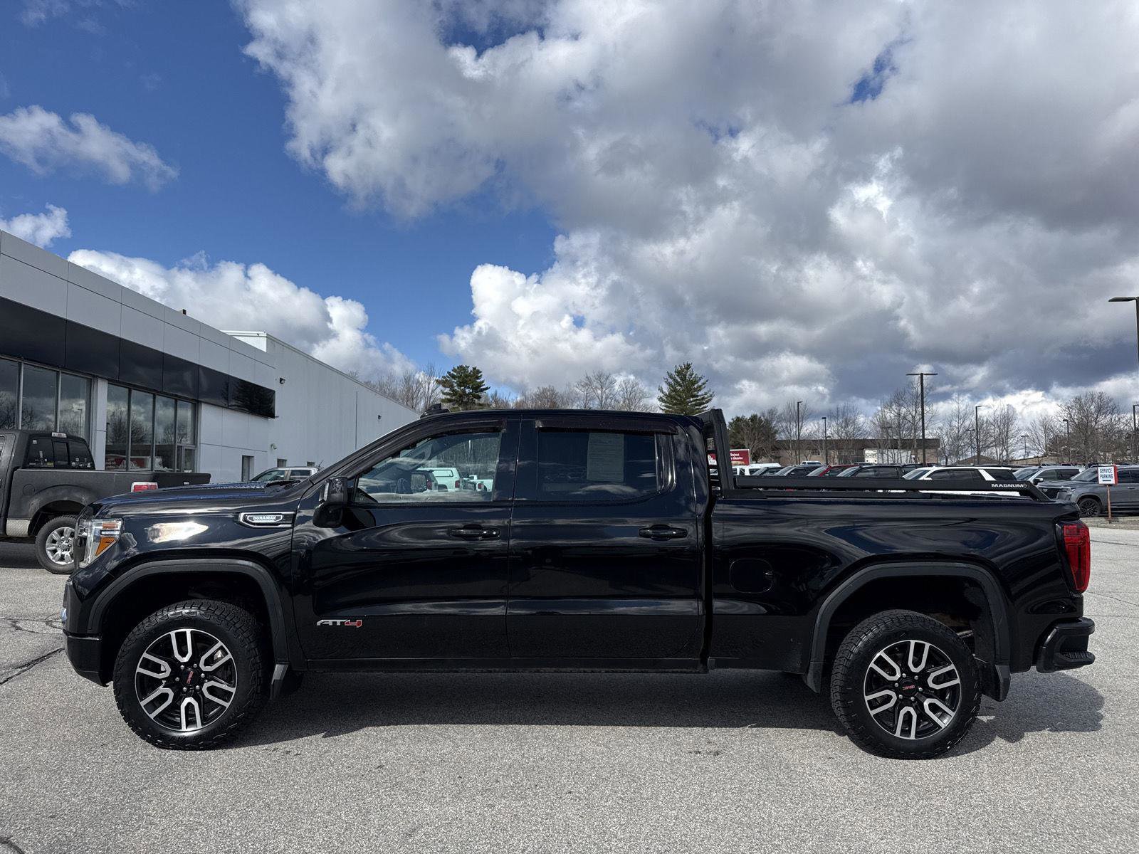 Used 2021 GMC Sierra 1500 AT4 w/ AT4 Value Package image 3