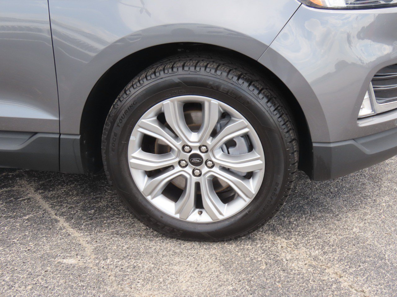 Used 2023 Ford Edge Titanium AWD/4WD image 9