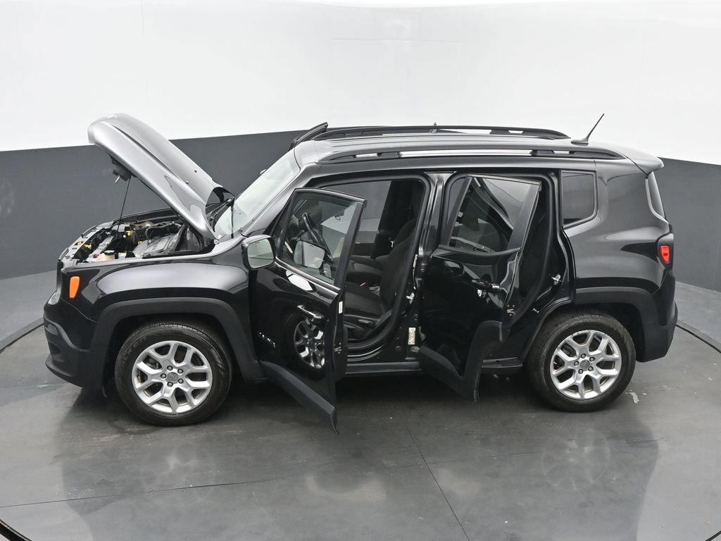 Used 2017 Jeep Renegade Latitude FWD image 61